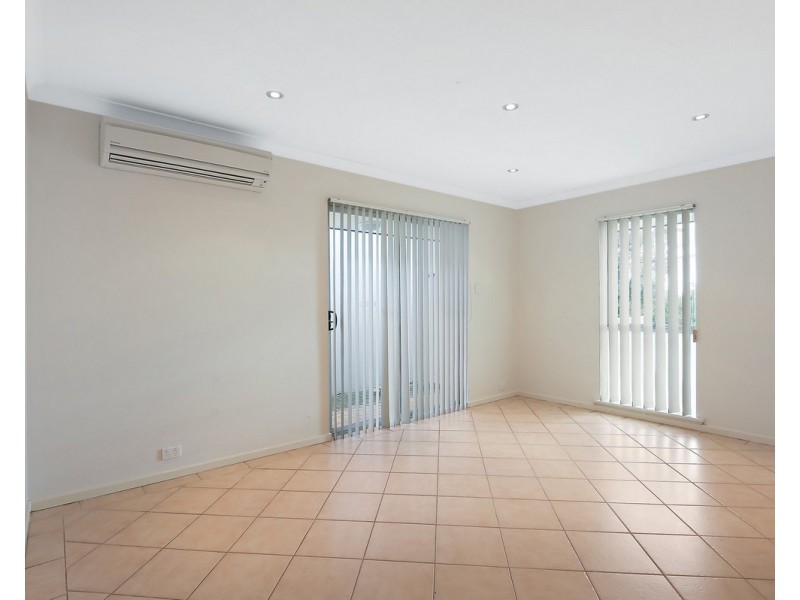 19 Vistula Terrace, Kelmscott WA 6111