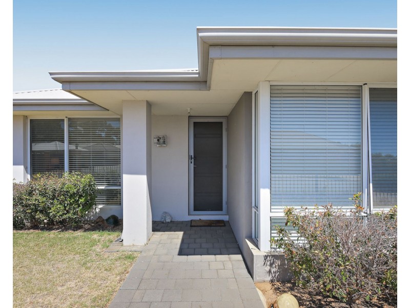 25 Bundoran Approach, Hilbert WA 6112