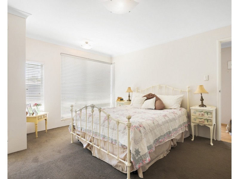 25 Bundoran Approach, Hilbert WA 6112