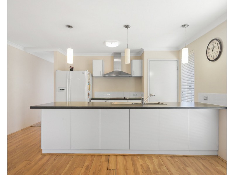 25 Bundoran Approach, Hilbert WA 6112