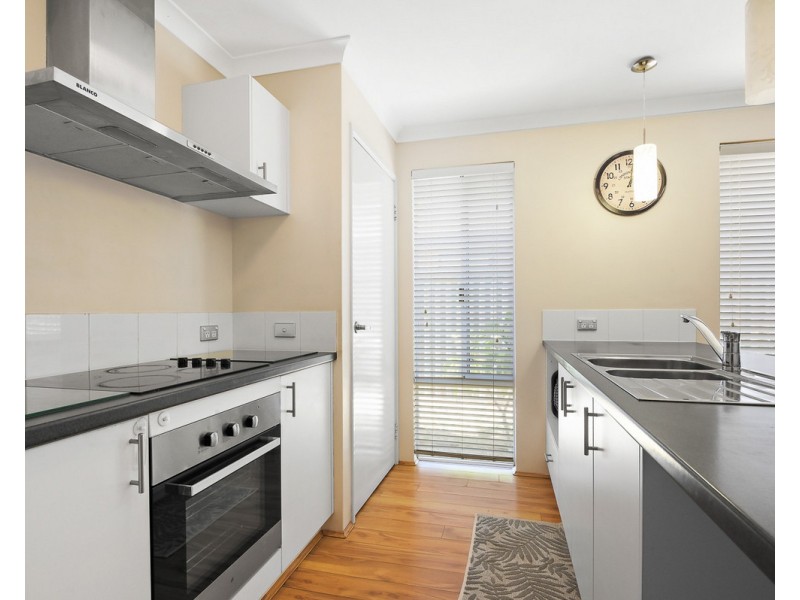 25 Bundoran Approach, Hilbert WA 6112