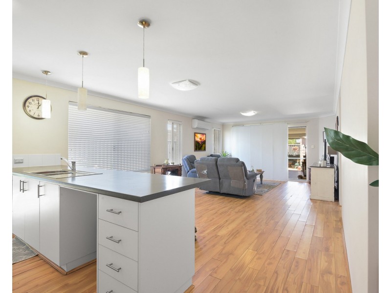 25 Bundoran Approach, Hilbert WA 6112