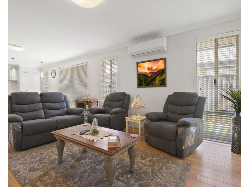25 Bundoran Approach, Hilbert WA 6112