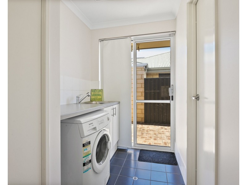 25 Bundoran Approach, Hilbert WA 6112