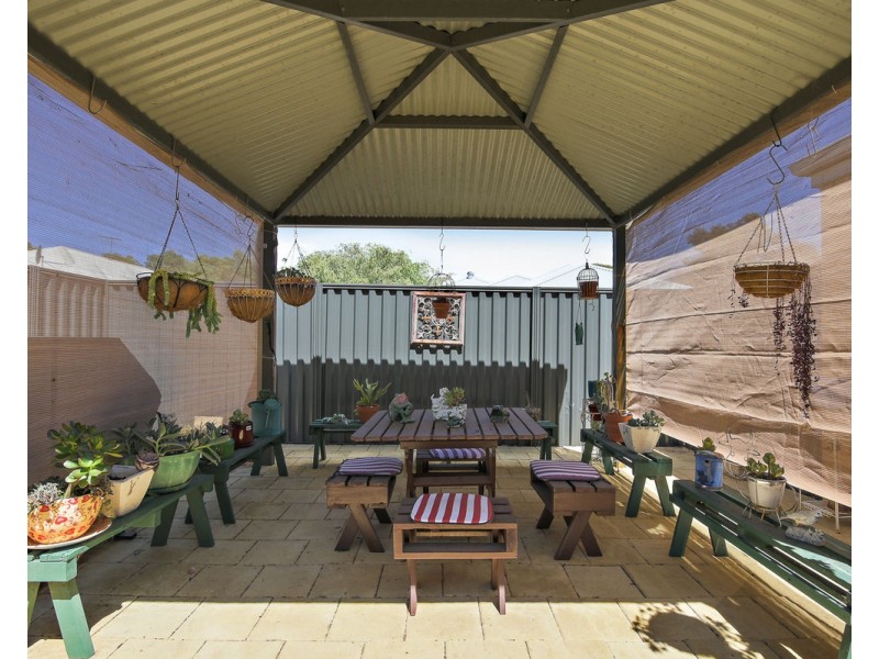 25 Bundoran Approach, Hilbert WA 6112