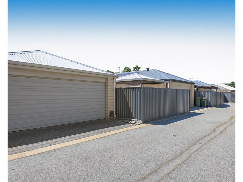 25 Bundoran Approach, Hilbert WA 6112