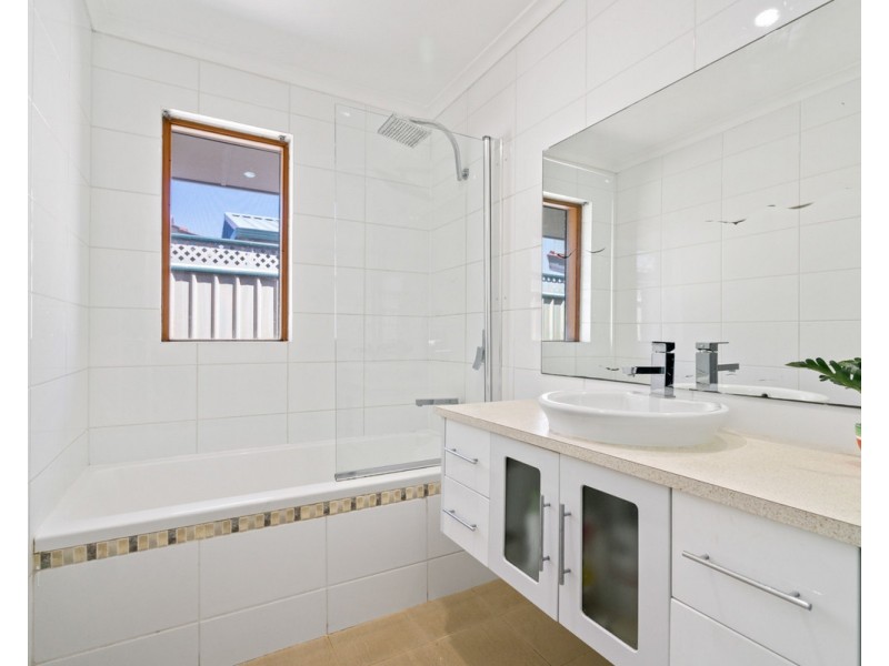 6 Warner Lane, Rockingham WA 6168