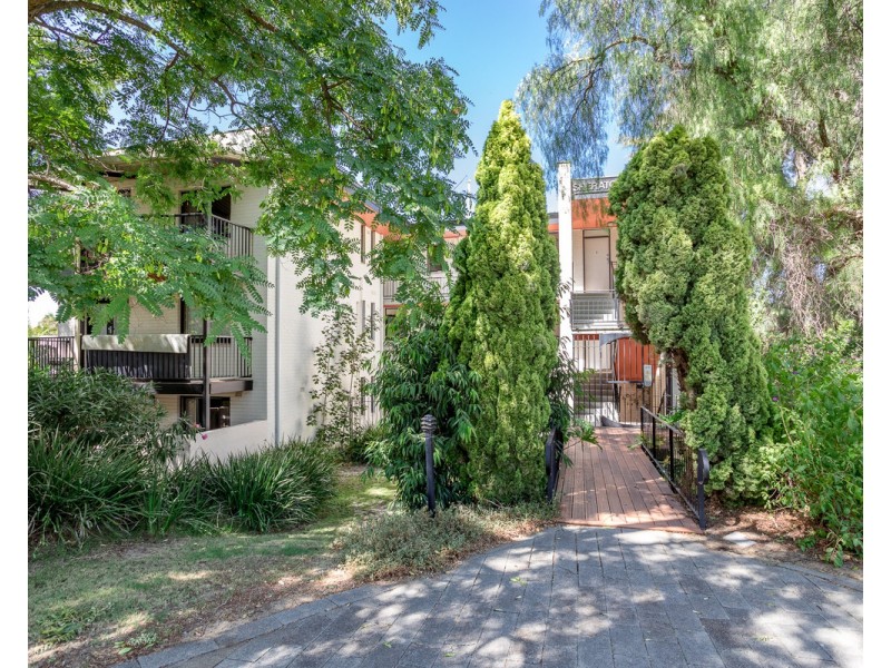 11/20 Rose Avenue, South Perth WA 6151