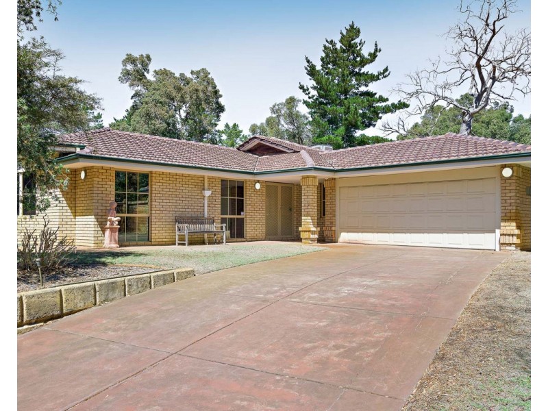 135 Carradine Road, Bedfordale WA 6112