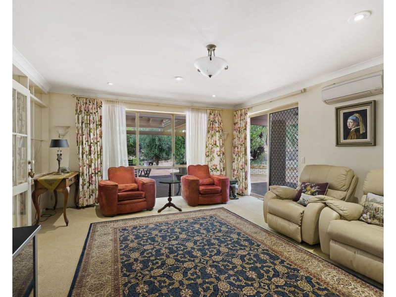 135 Carradine Road, Bedfordale WA 6112