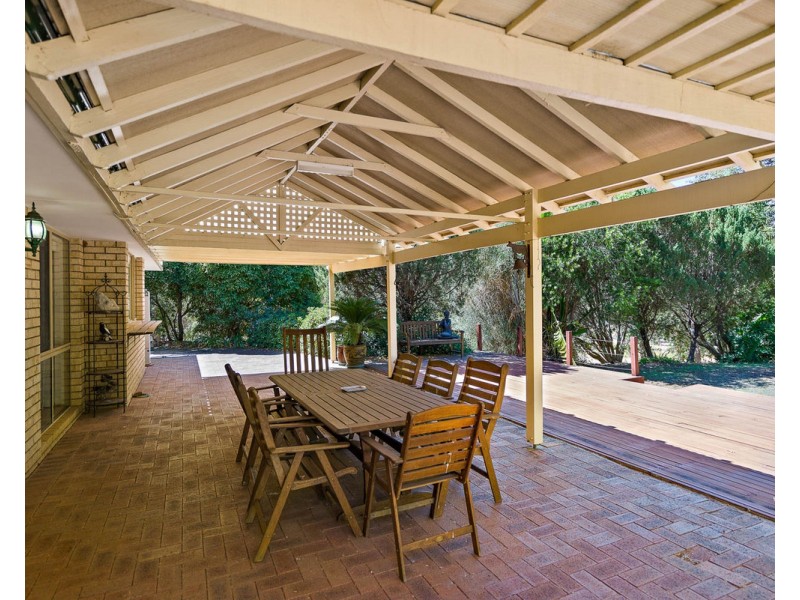 135 Carradine Road, Bedfordale WA 6112