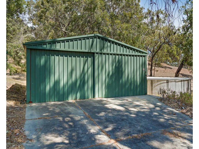 135 Carradine Road, Bedfordale WA 6112