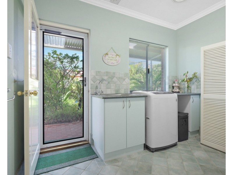 9 Marston Way, Canning Vale WA 6155