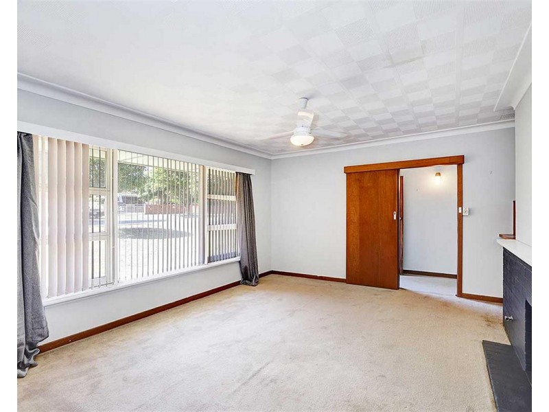 87 Schruth Street North, Kelmscott WA 6111