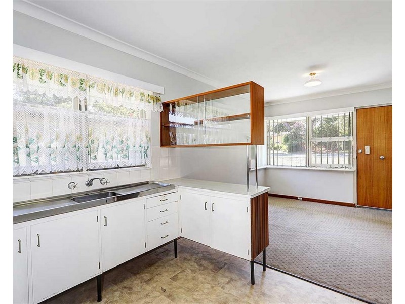 87 Schruth Street North, Kelmscott WA 6111