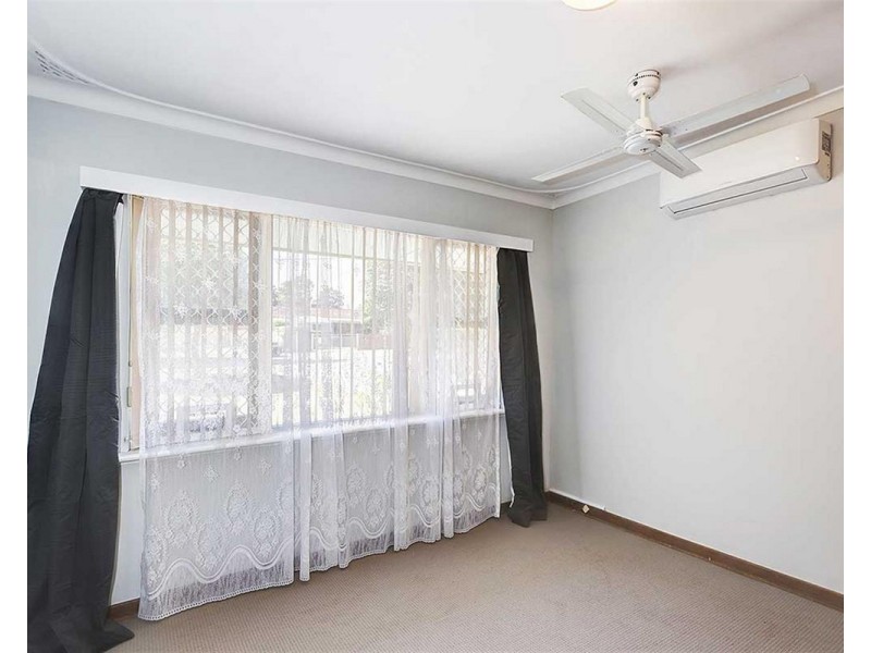 87 Schruth Street North, Kelmscott WA 6111