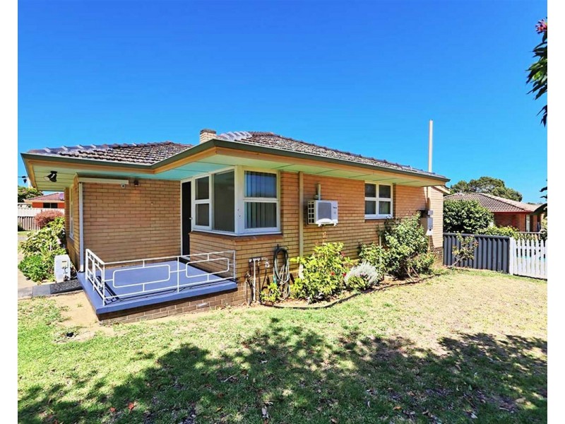 87 Schruth Street North, Kelmscott WA 6111