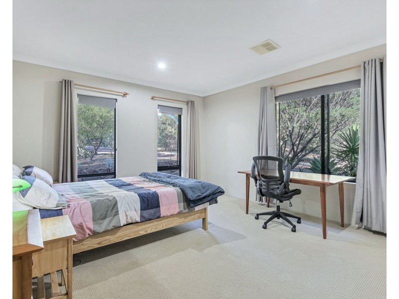 5 Aulini Drive, Bedfordale WA 6112