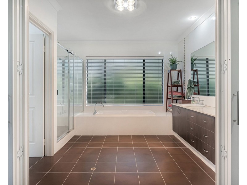 5 Aulini Drive, Bedfordale WA 6112