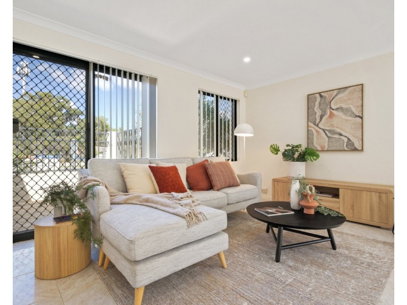 1/5 Holder Street, St James WA 6102