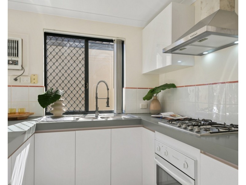 1/5 Holder Street, St James WA 6102