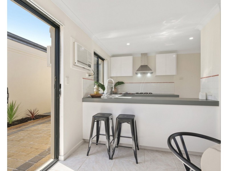 1/5 Holder Street, St James WA 6102