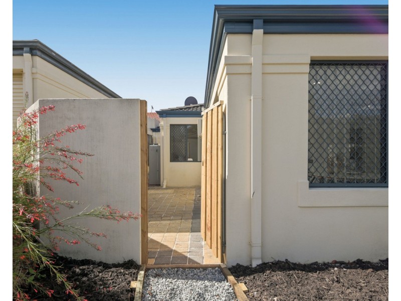 1/5 Holder Street, St James WA 6102