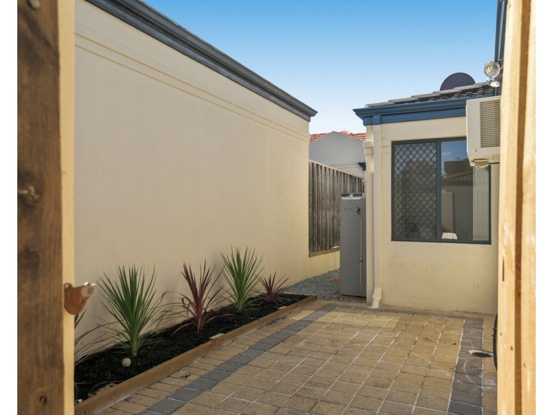 1/5 Holder Street, St James WA 6102