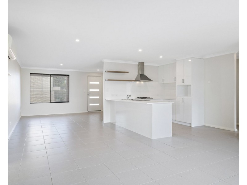 4/8 Benson Court, Mount Nasura WA 6112