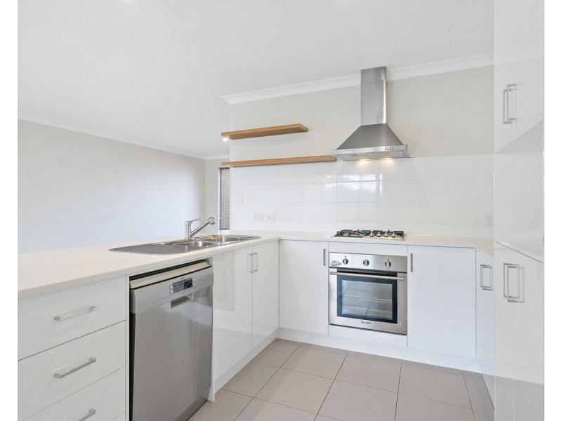 4/8 Benson Court, Mount Nasura WA 6112