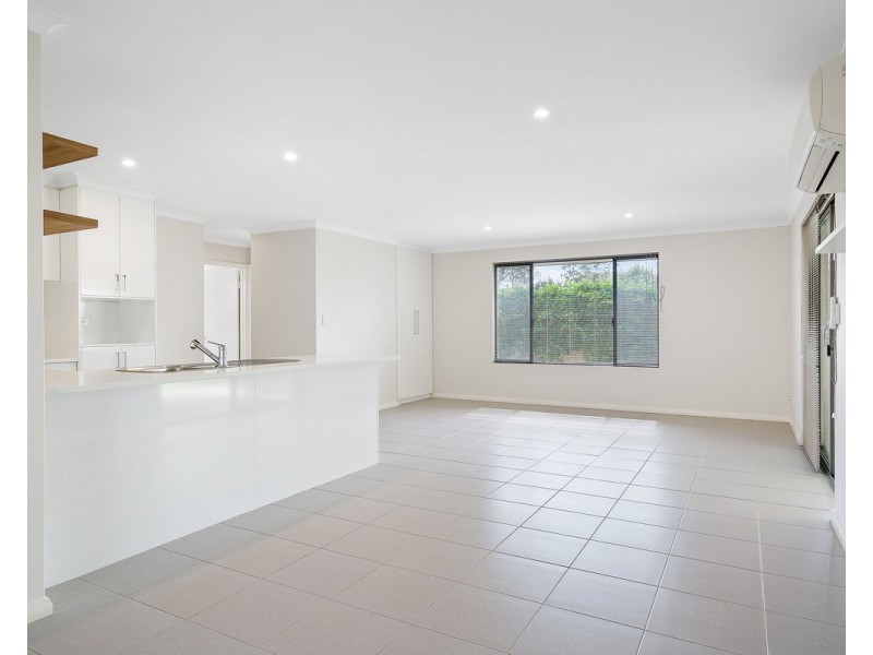 4/8 Benson Court, Mount Nasura WA 6112