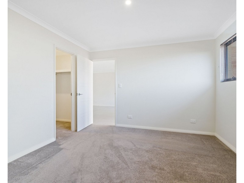 4/8 Benson Court, Mount Nasura WA 6112