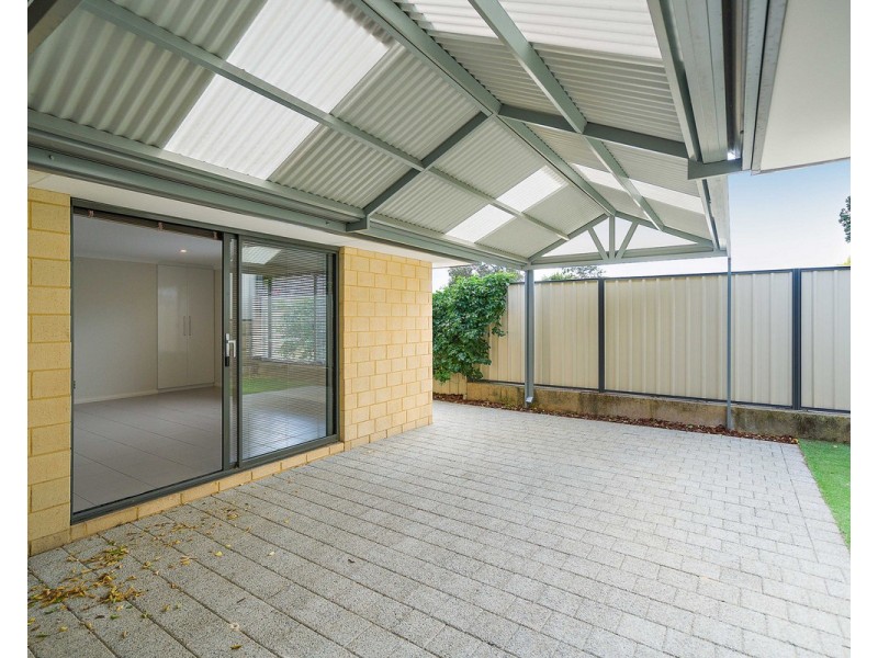 4/8 Benson Court, Mount Nasura WA 6112