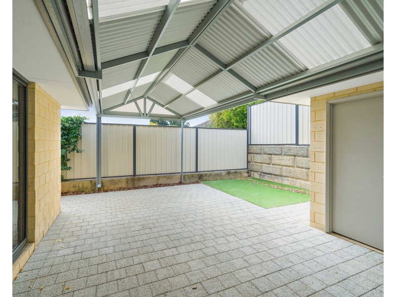 4/8 Benson Court, Mount Nasura WA 6112
