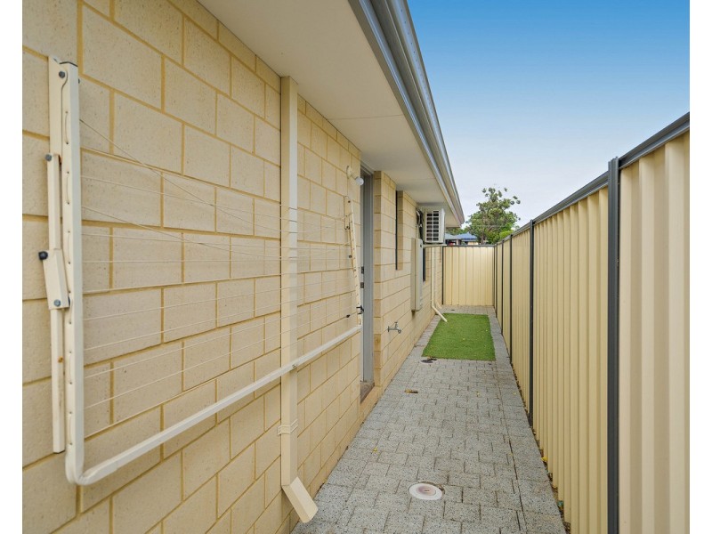 4/8 Benson Court, Mount Nasura WA 6112