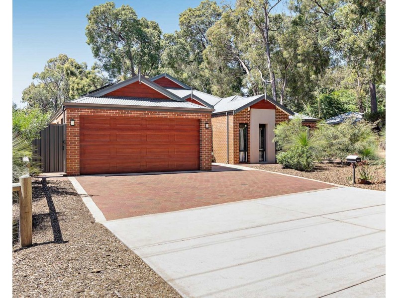 2 Hawkins Road, Roleystone WA 6111