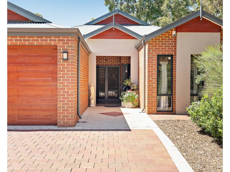 2 Hawkins Road, Roleystone WA 6111