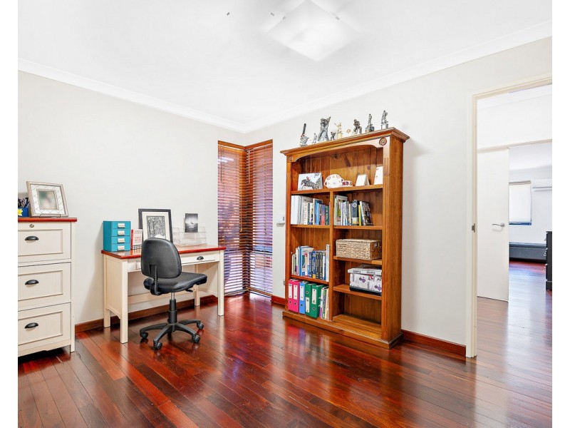 2 Hawkins Road, Roleystone WA 6111