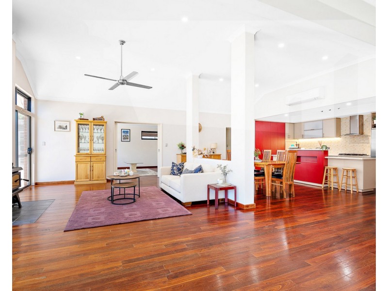 2 Hawkins Road, Roleystone WA 6111