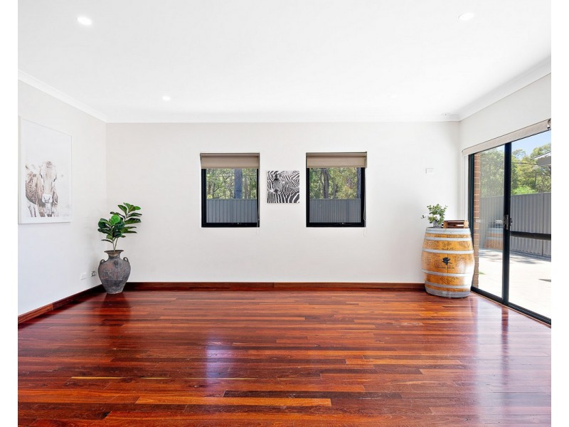 2 Hawkins Road, Roleystone WA 6111