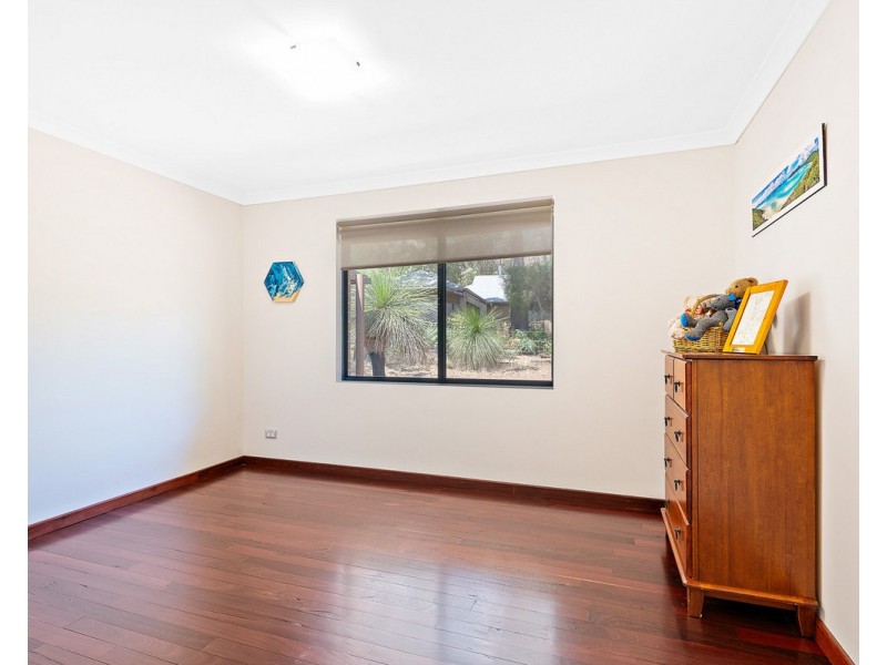 2 Hawkins Road, Roleystone WA 6111