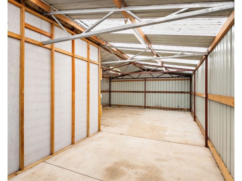 2 Hawkins Road, Roleystone WA 6111