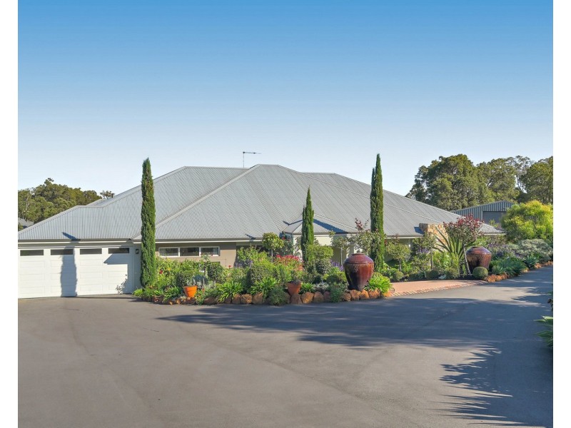 14 Glencoe Place, Bedfordale WA 6112