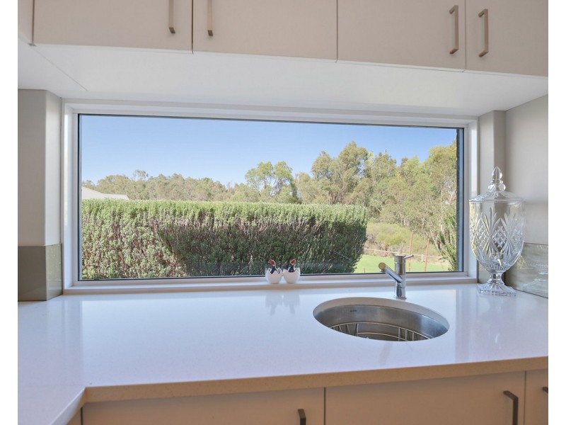 14 Glencoe Place, Bedfordale WA 6112