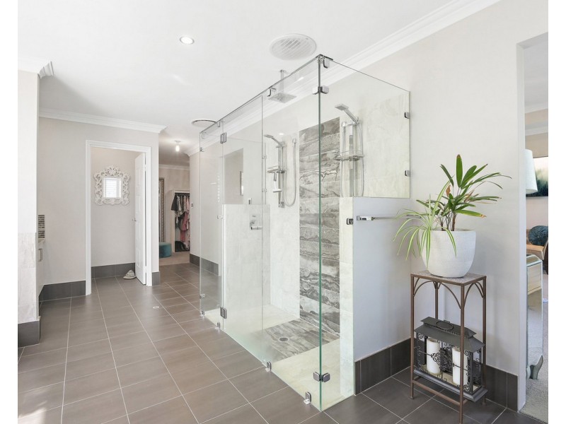 14 Glencoe Place, Bedfordale WA 6112