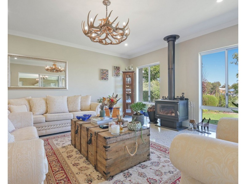 14 Glencoe Place, Bedfordale WA 6112