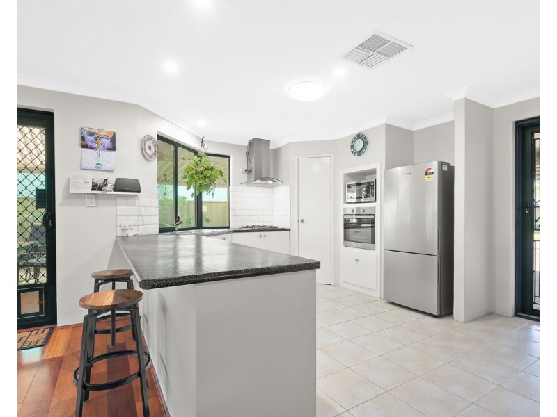 11 Gundaring Turn, Canning Vale WA 6155