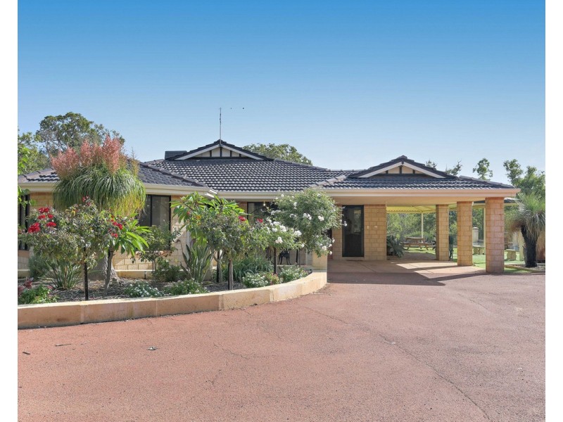 6 Trewarn Place, Bedfordale WA 6112