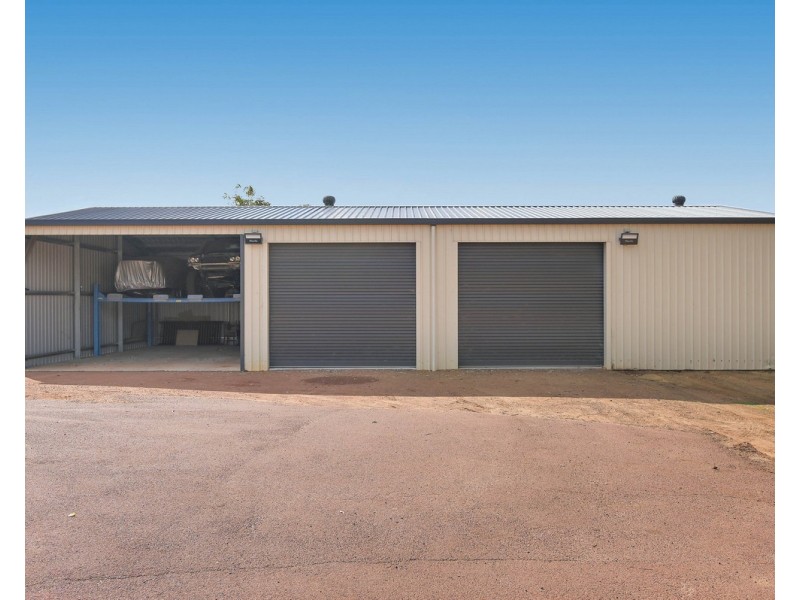 6 Trewarn Place, Bedfordale WA 6112