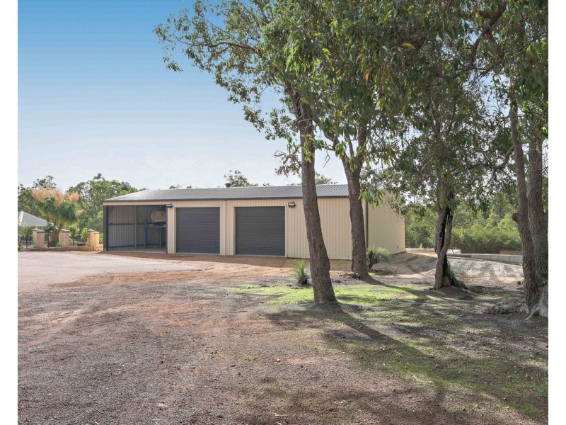 6 Trewarn Place, Bedfordale WA 6112